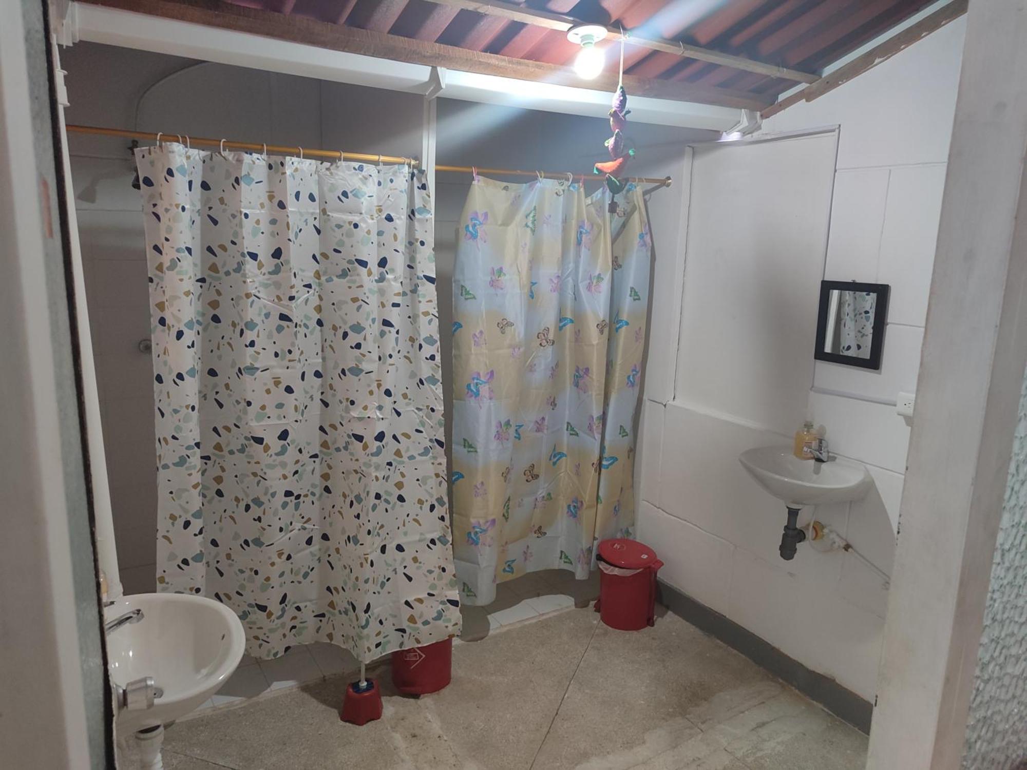 Casa Almarita - Hostal, Bar Y Restaurante Medellín Eksteriør billede