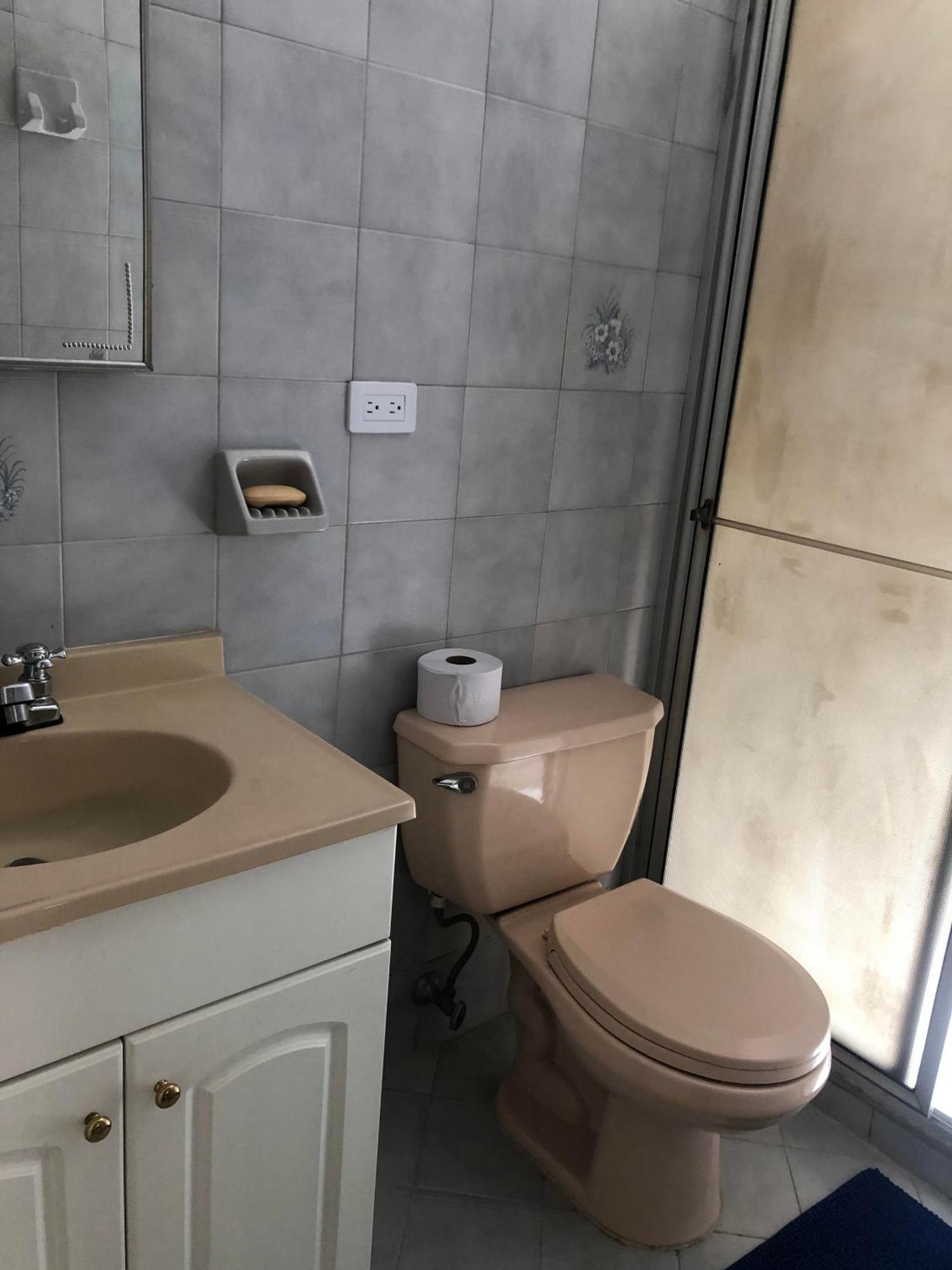 Casa Almarita - Hostal, Bar Y Restaurante Medellín Eksteriør billede