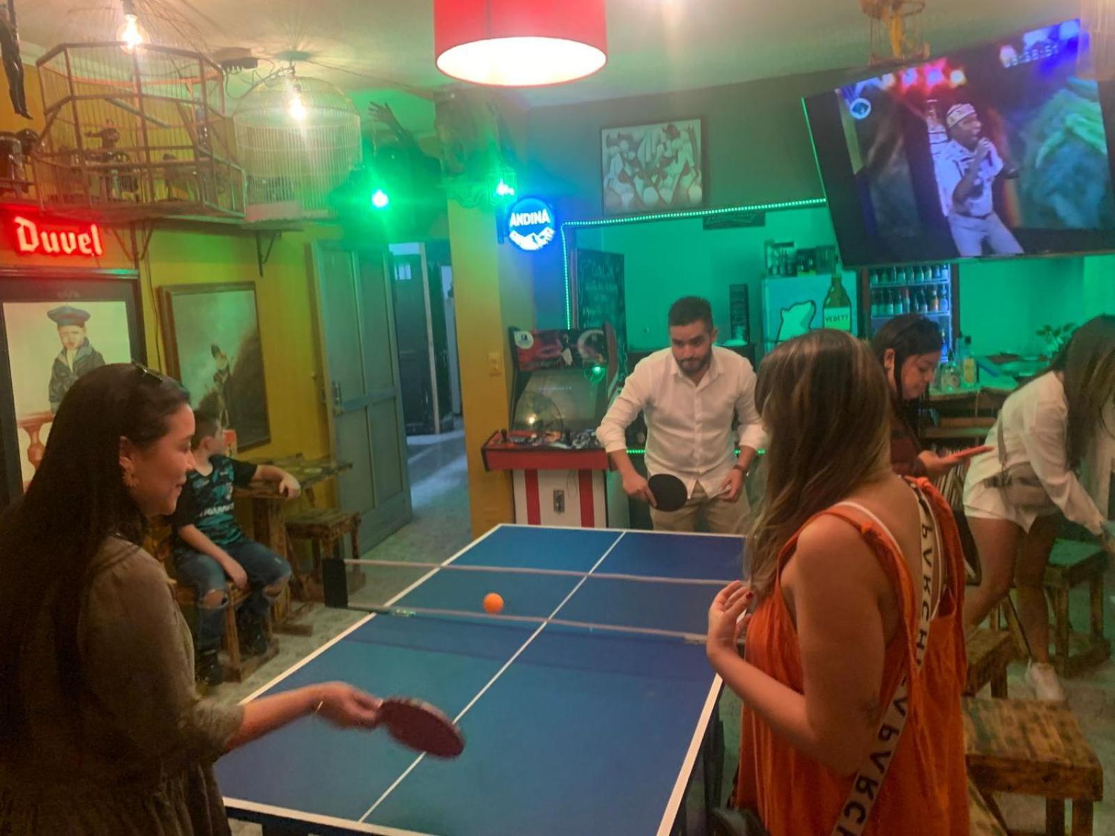 Casa Almarita - Hostal, Bar Y Restaurante Medellín Eksteriør billede